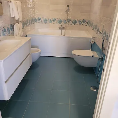 Guest house Luigi E Rachele 4*